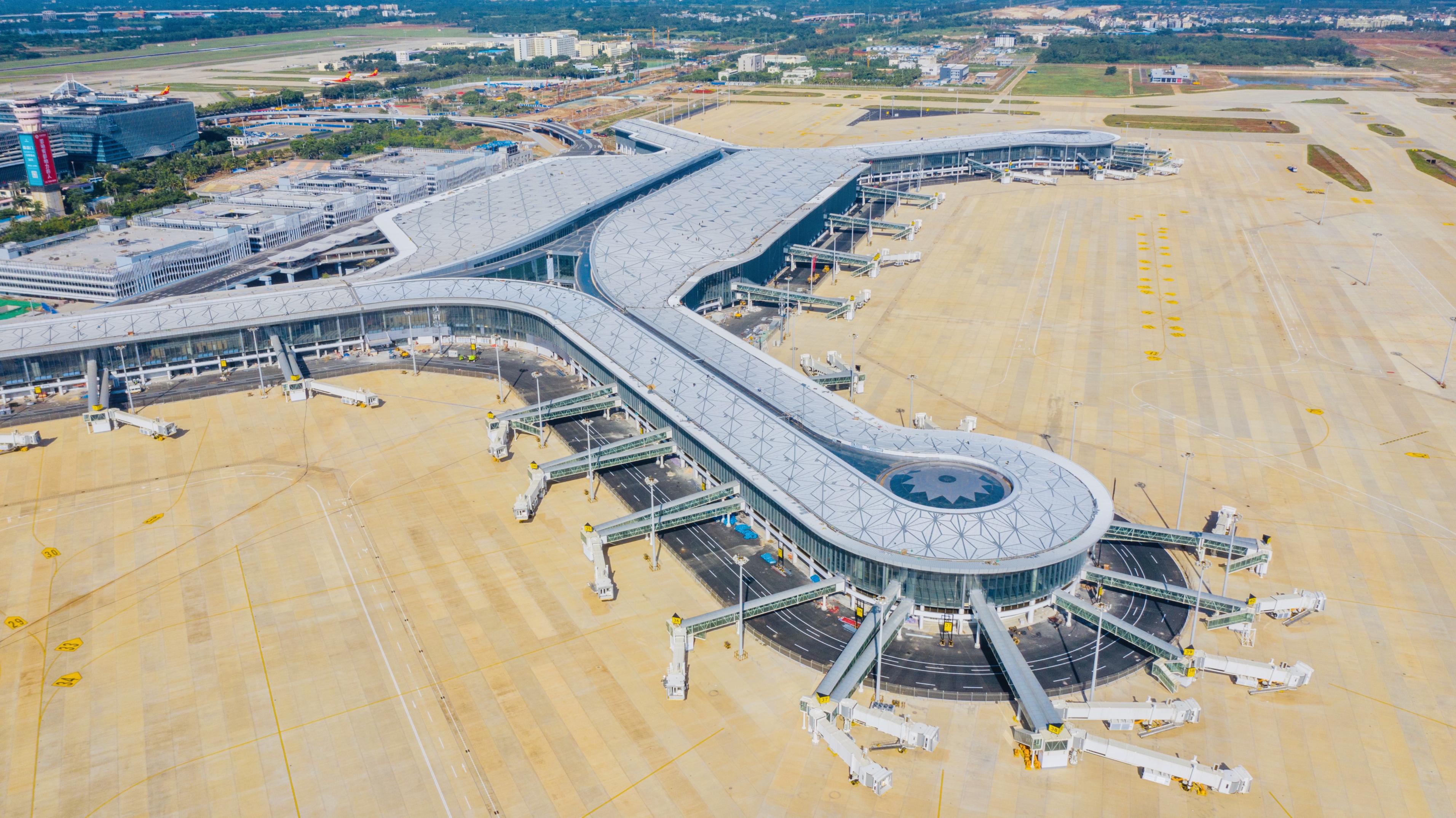 海南海口美兰国际机场二期正式通航