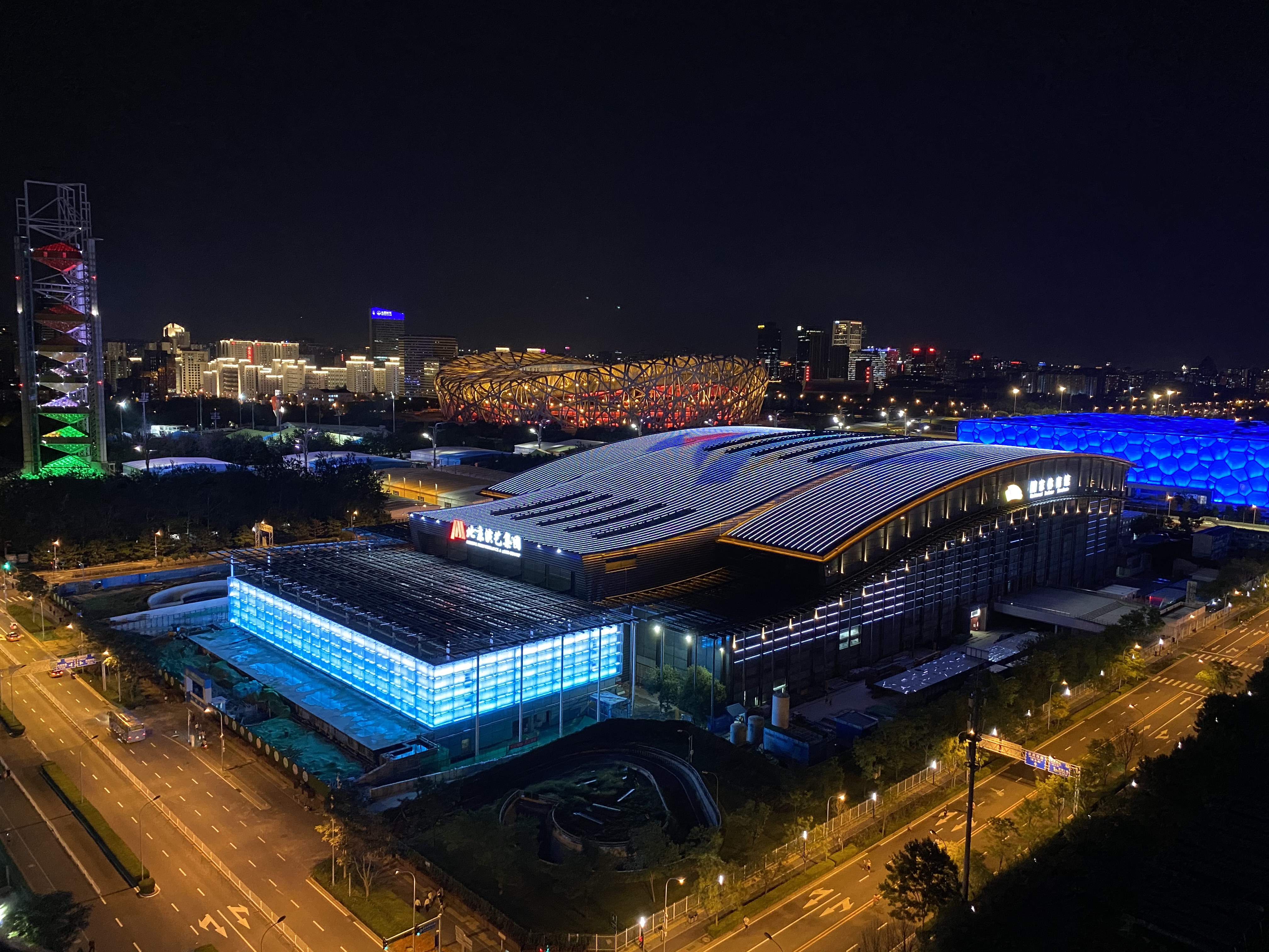 国家体育馆扩建部分幕墙工程完工