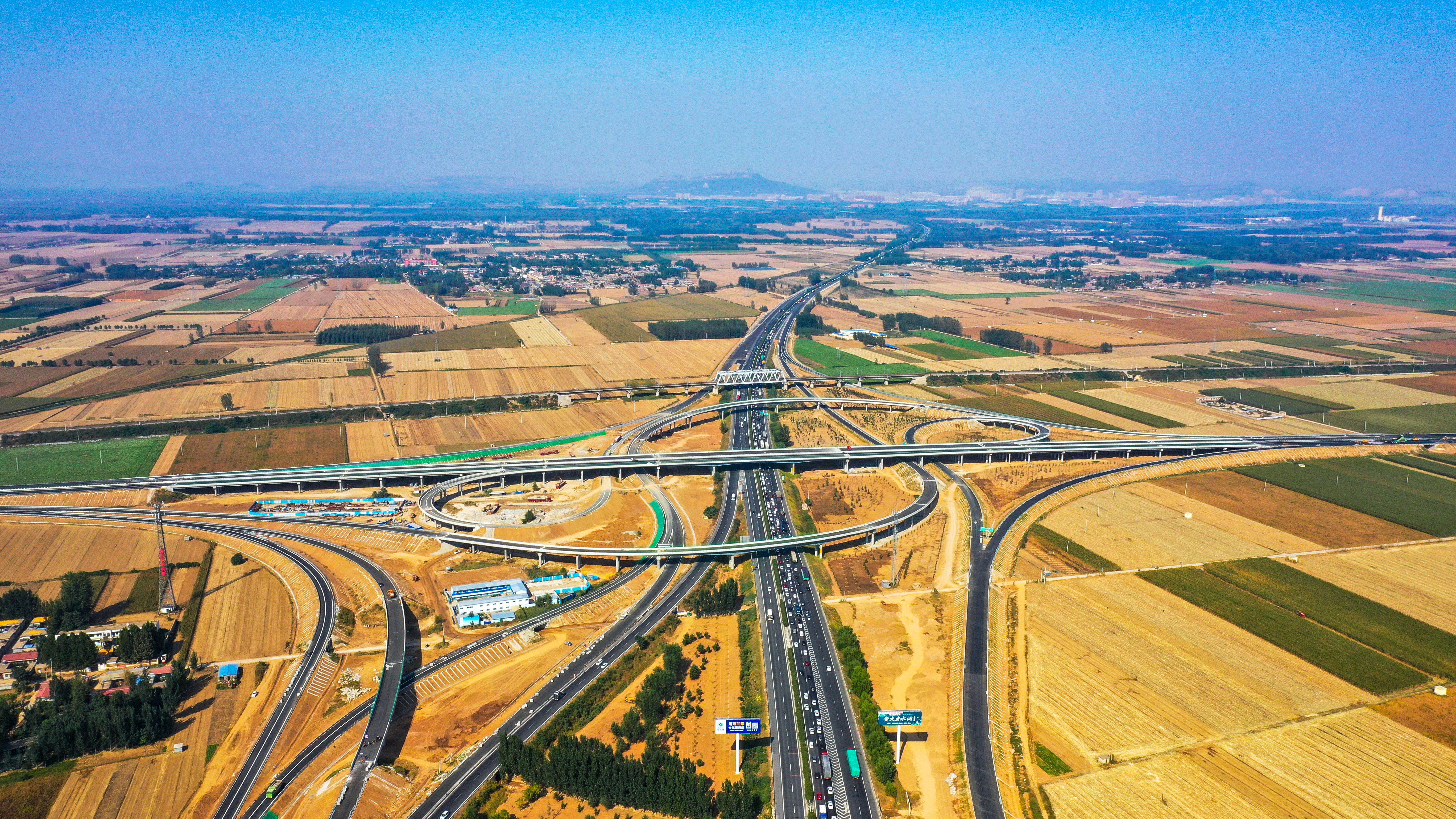 董梁高速公路宁梁段全线通车