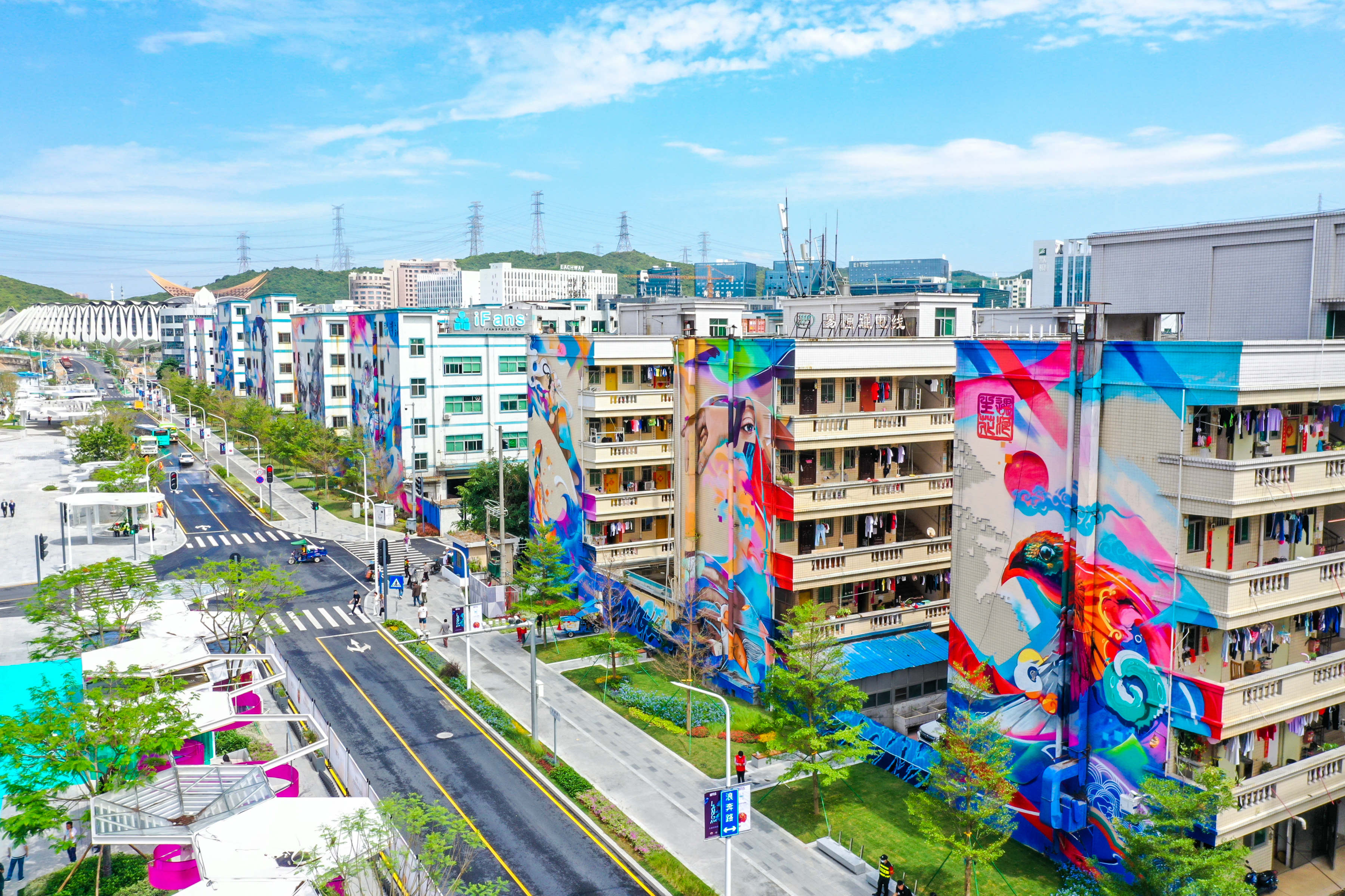 4、五公司大浪时尚街改造工程项目正式开街迎宾.jpg 4、五公司大浪时尚街改造工程项目正式开街迎宾.jpg