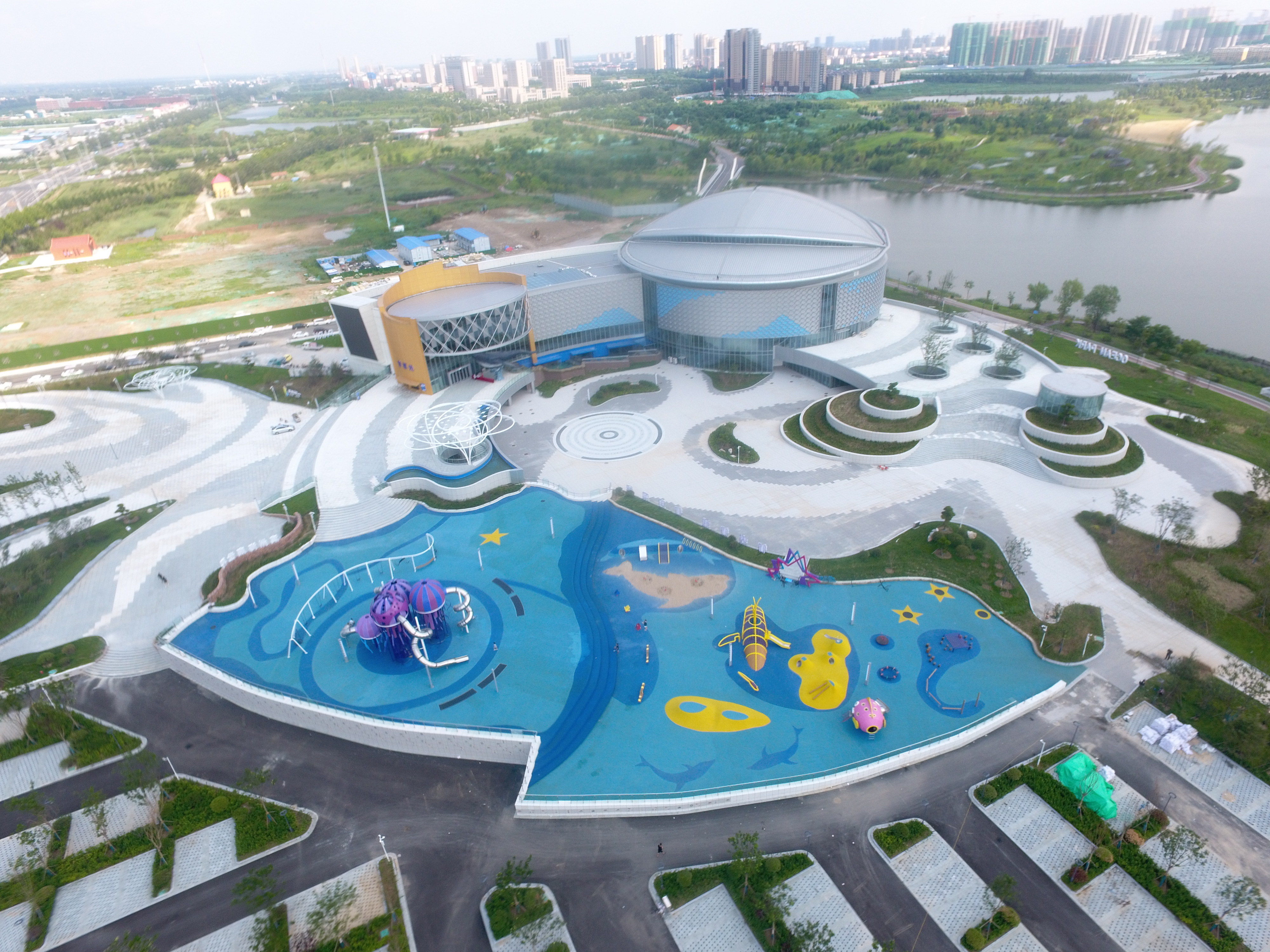 中建八局承建的山东滨州海底世界项目投入使用