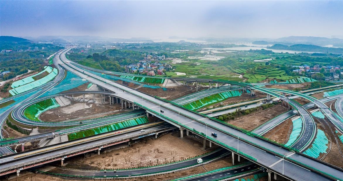 鄂州机场高速公路正式通车.jpg