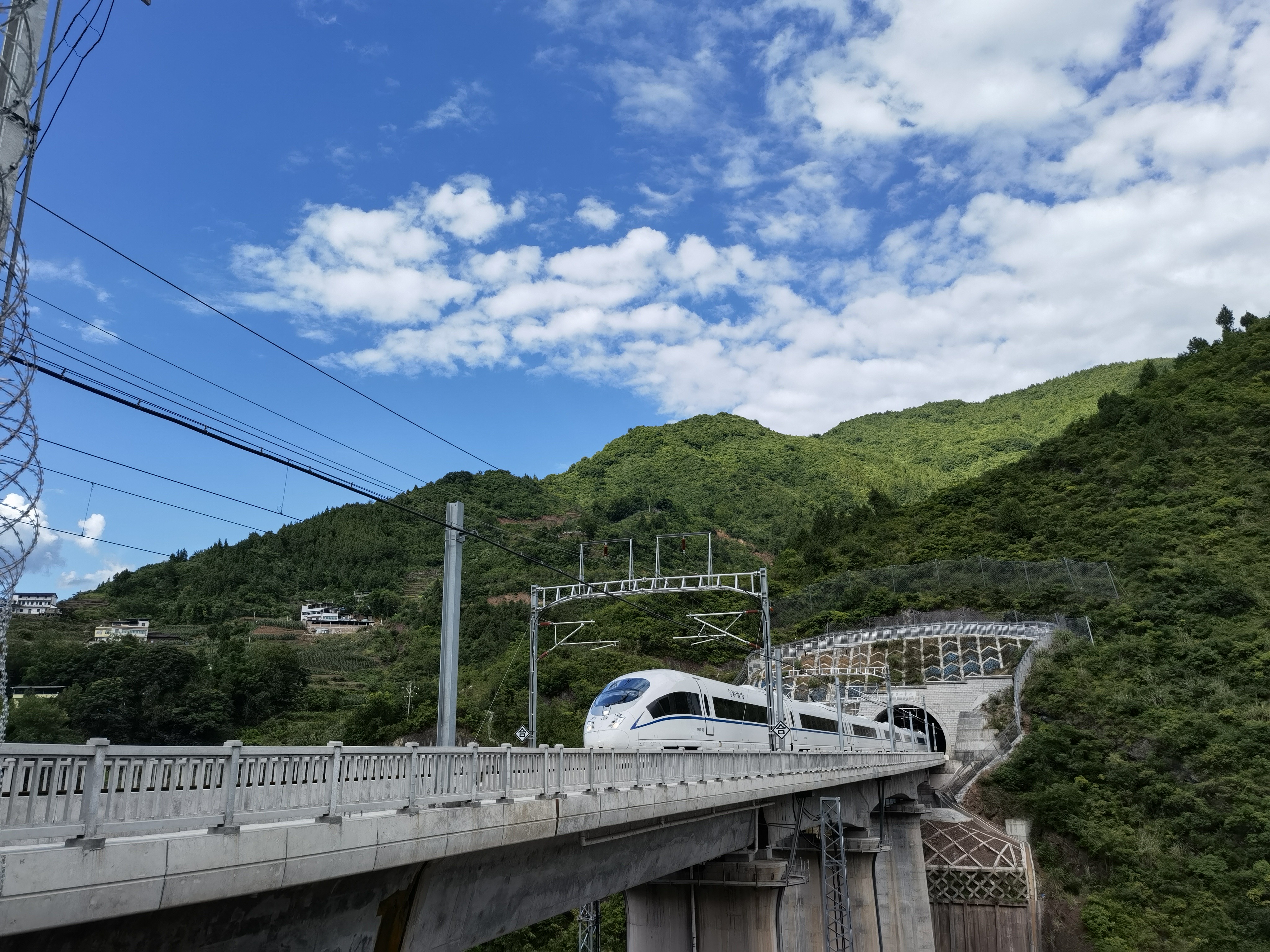 微信图片_20220620190758.jpg 微信图片_20220620190758.jpg