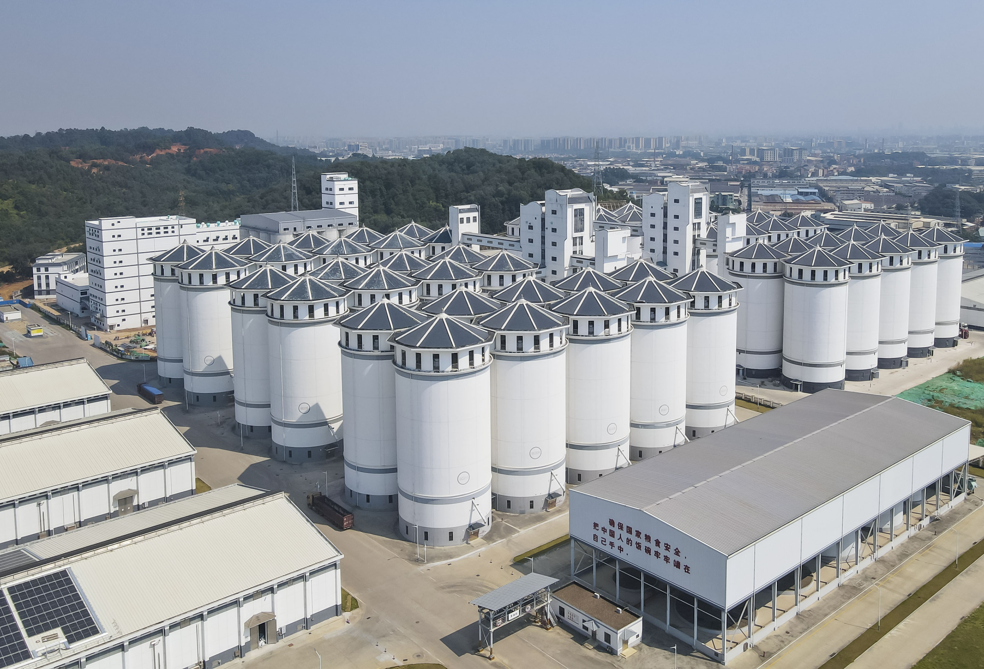 中建四局承建的佛山粮食仓储设施及小麦应急加工生产线