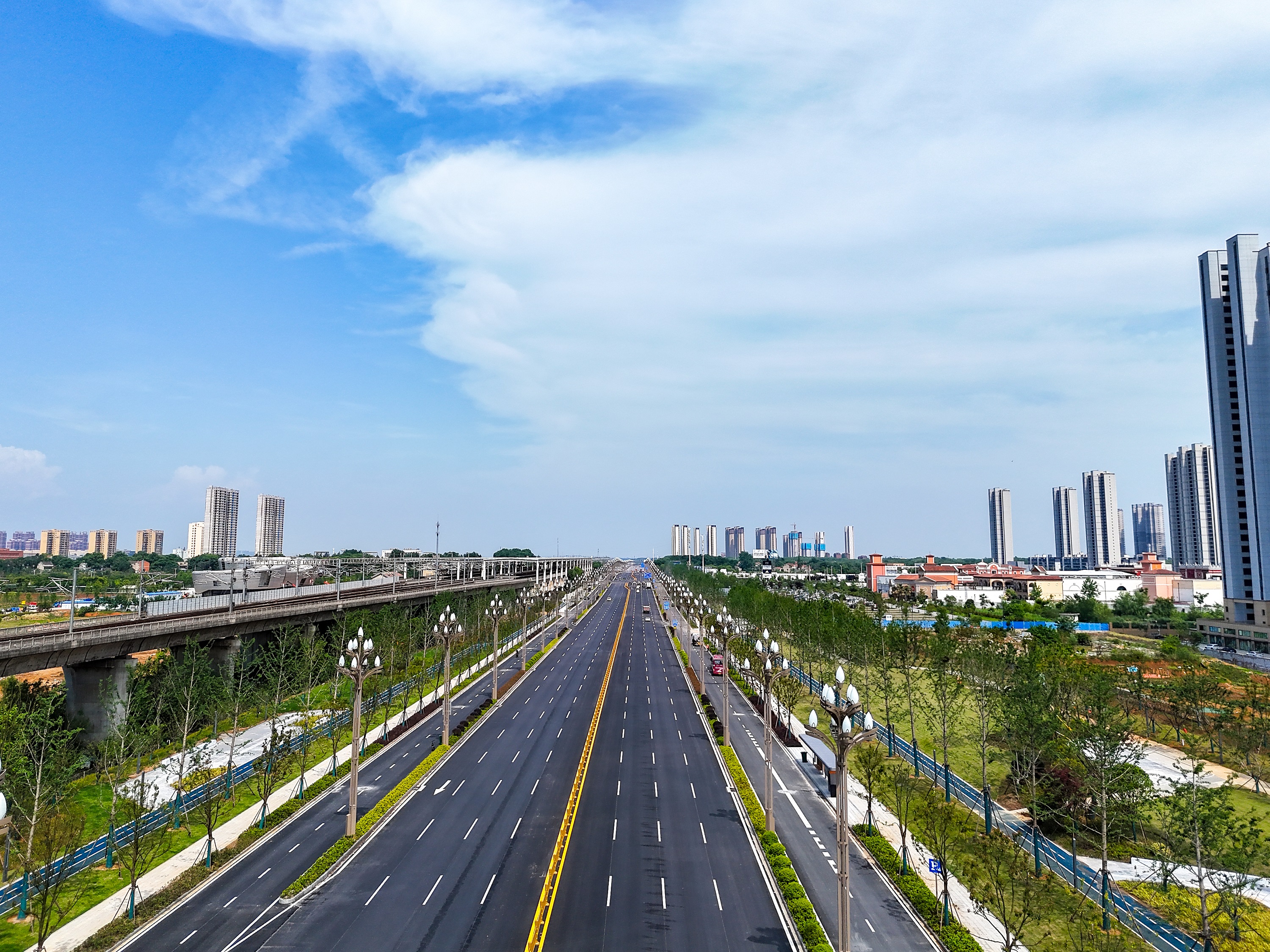 道路实景图1.jpg