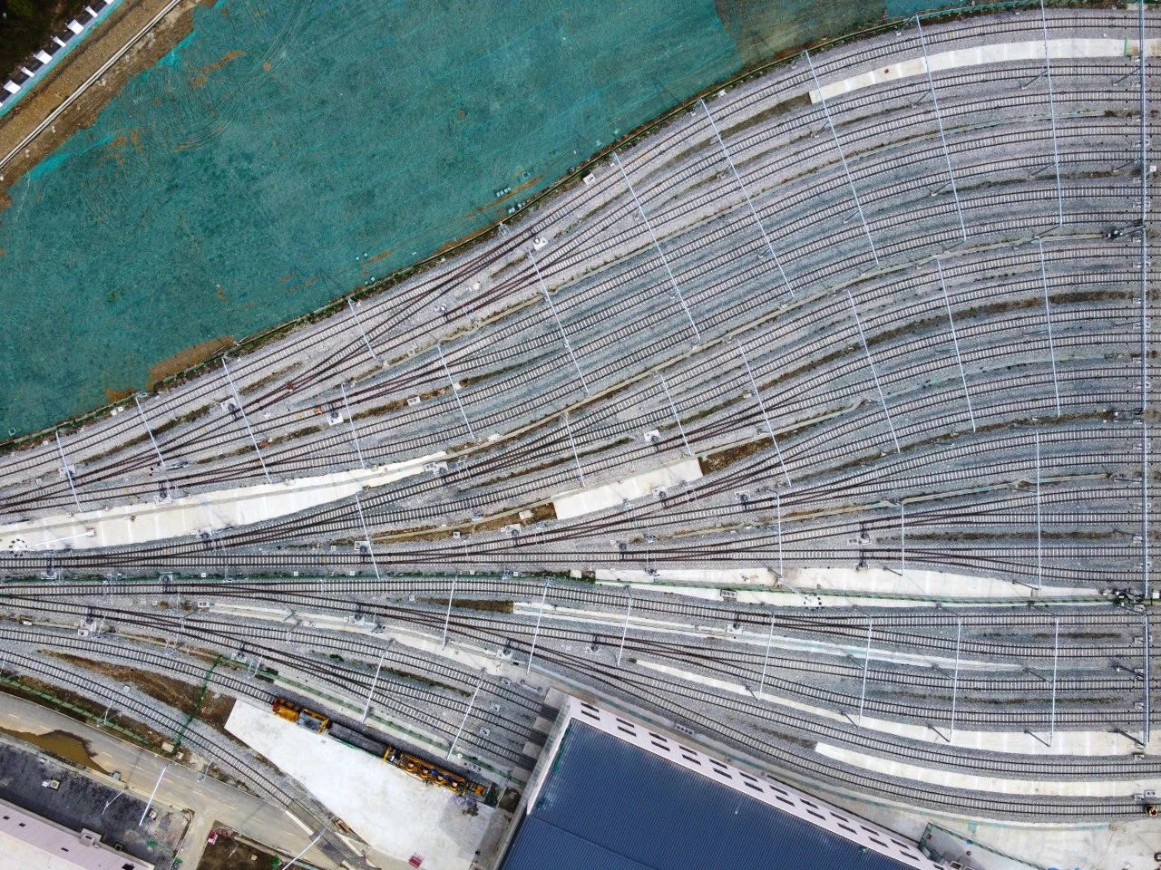 中建三局承建的成都轨道交通27号线一期工程全线轨行区移交