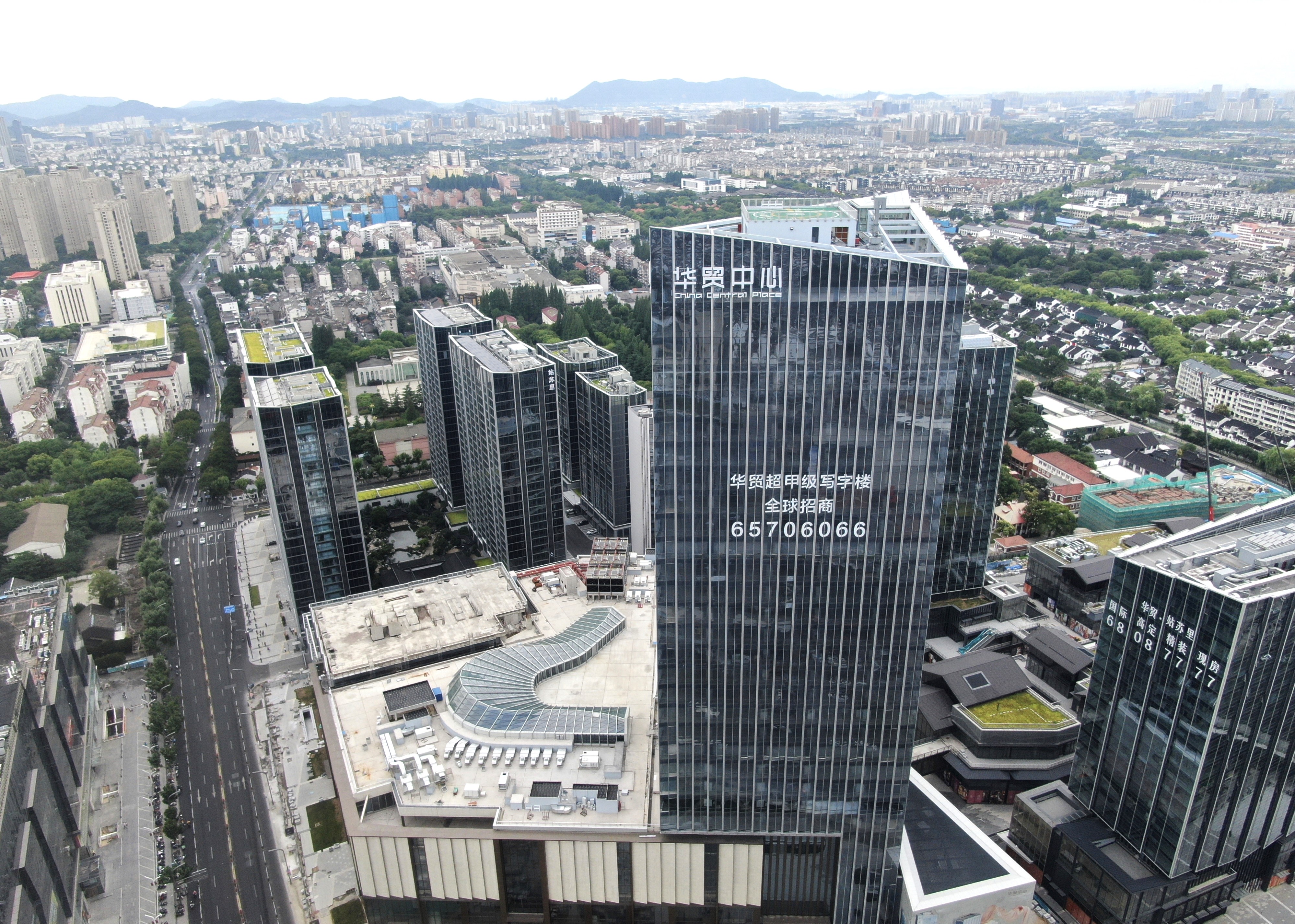 中建八局承建的江苏苏州华贸中心c区项目通过竣工验收