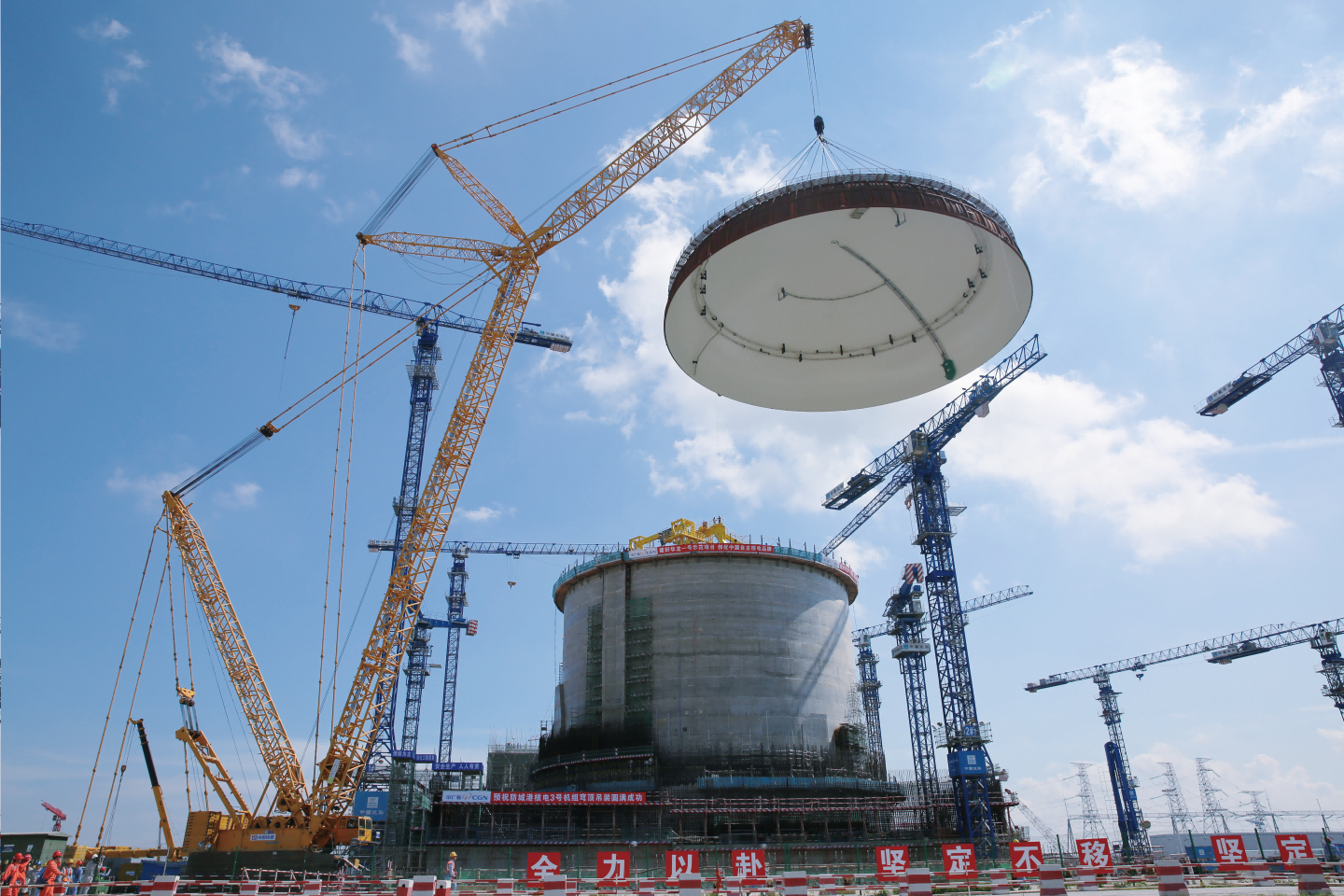 1.防城港核电项目-3号机组外穹顶吊装.png 1.防城港核电项目-3号机组外穹顶吊装.png
