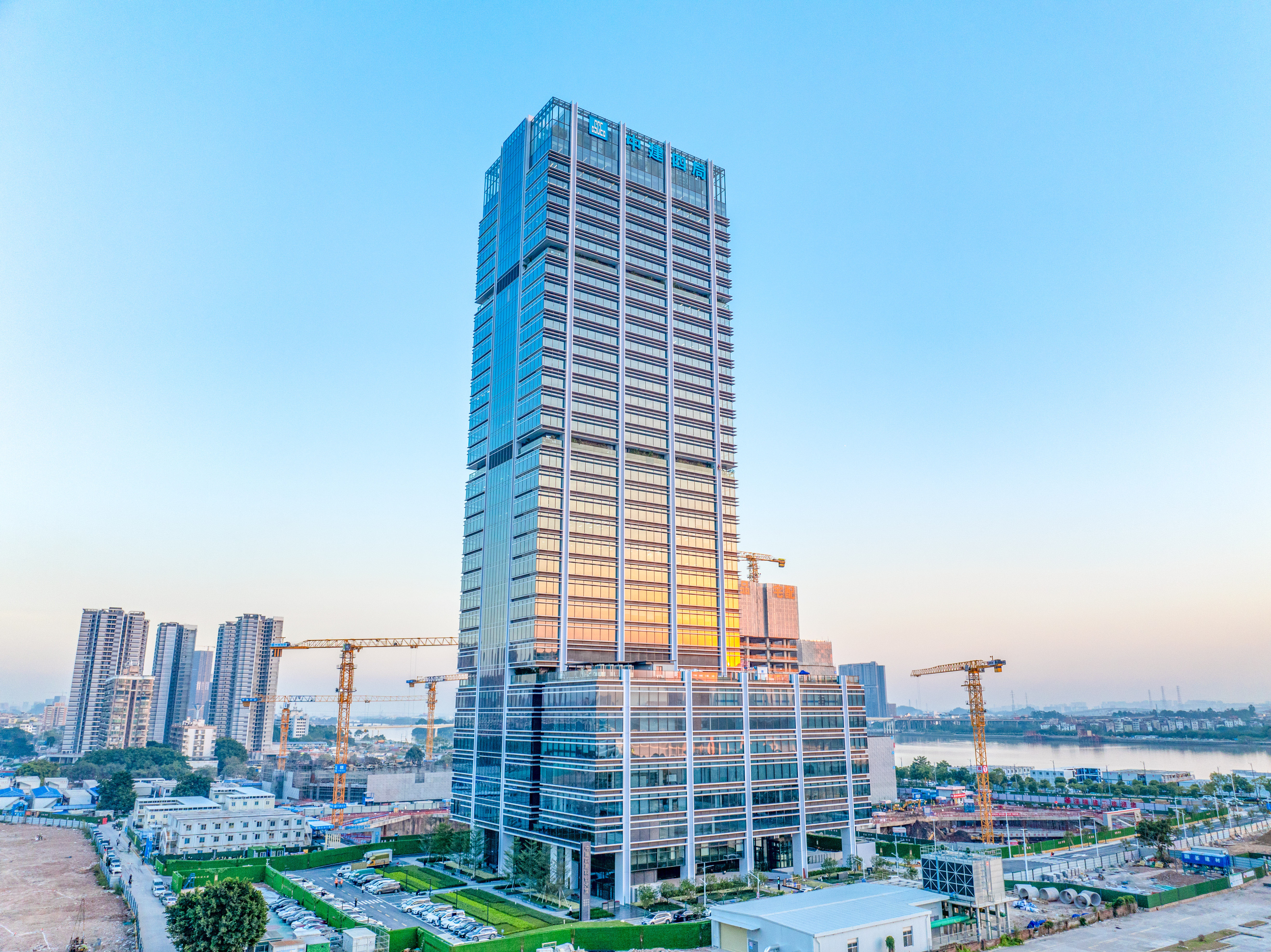 中建四局科创大厦航拍图.jpg 中建四局科创大厦航拍图.jpg