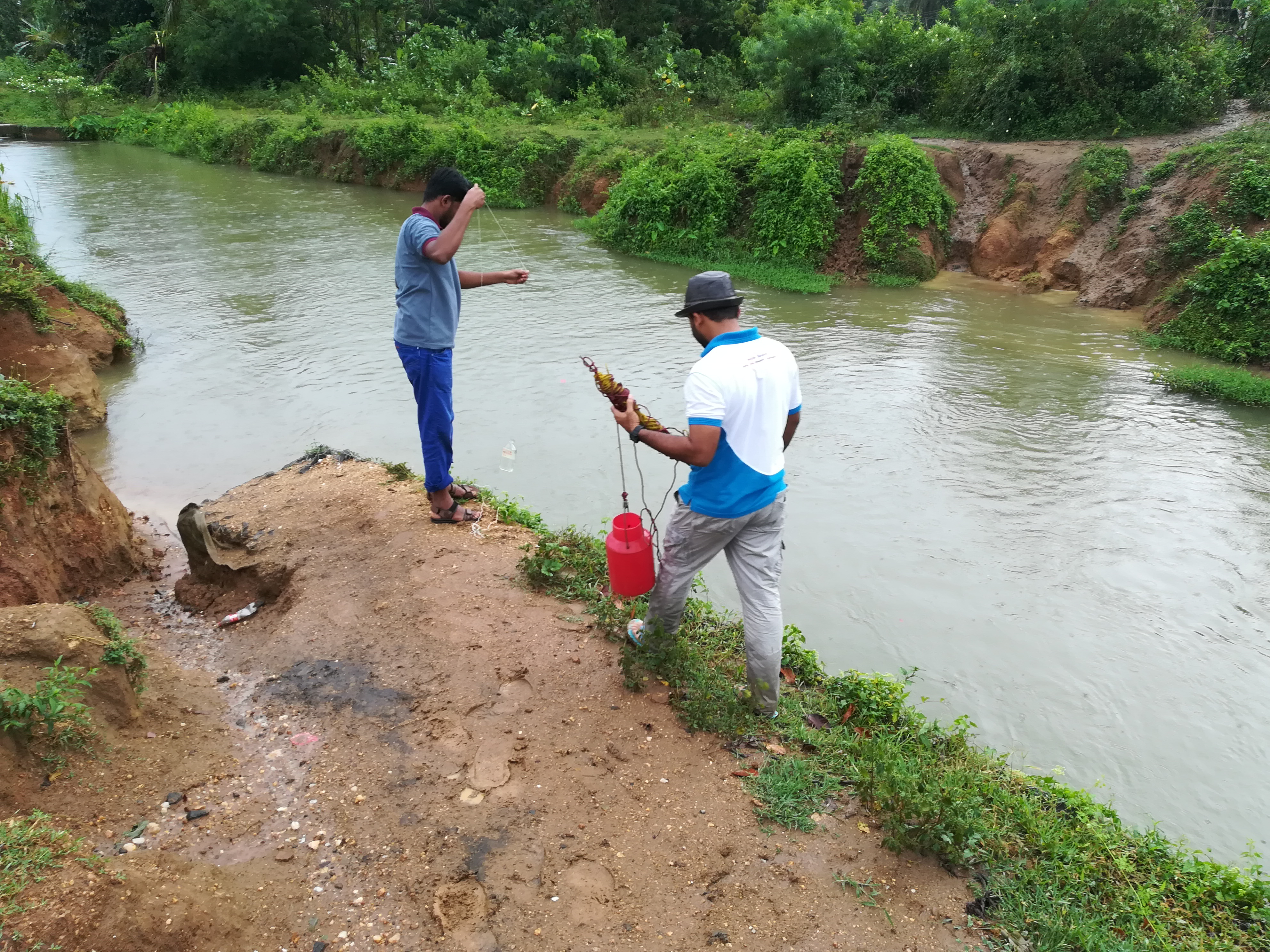 3-2 水质采样检测.png 3-2 水质采样检测.png