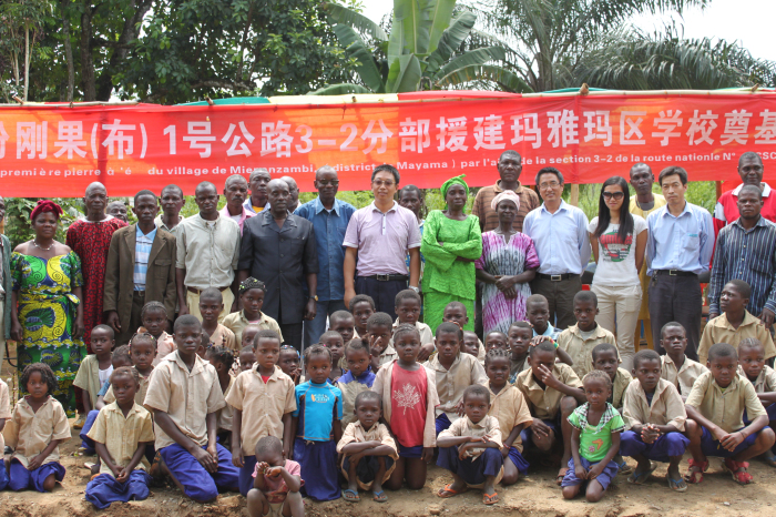 7 2012年2月，中建五局土木公司3-2项目援建玛雅玛区学校.jpg
