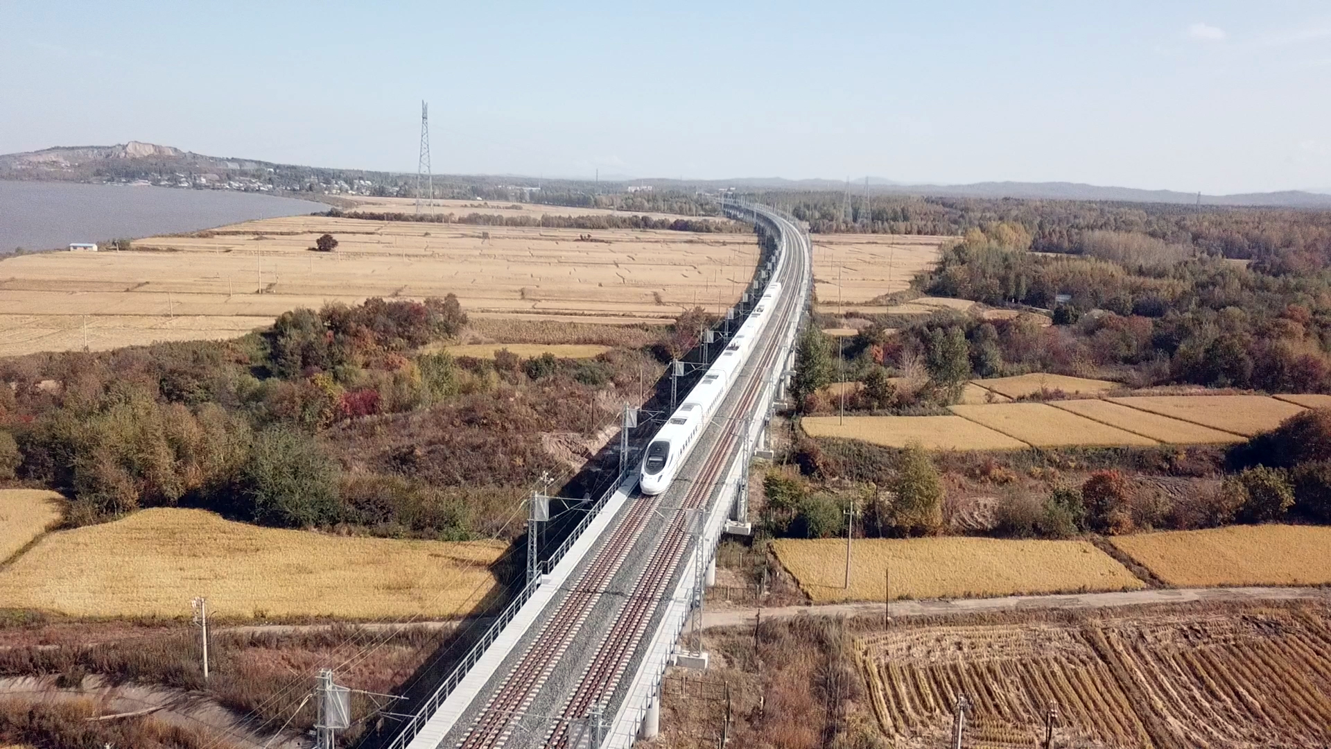 中国高寒地区最长快速铁路开通运营