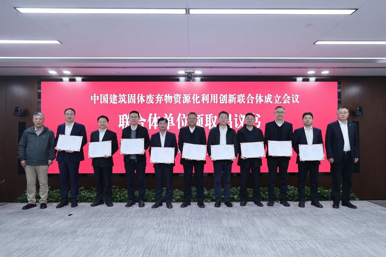 吴爱国111111111.jpg