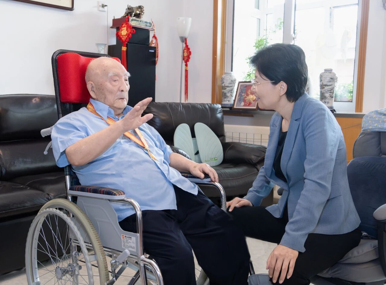 法西斯.jpg