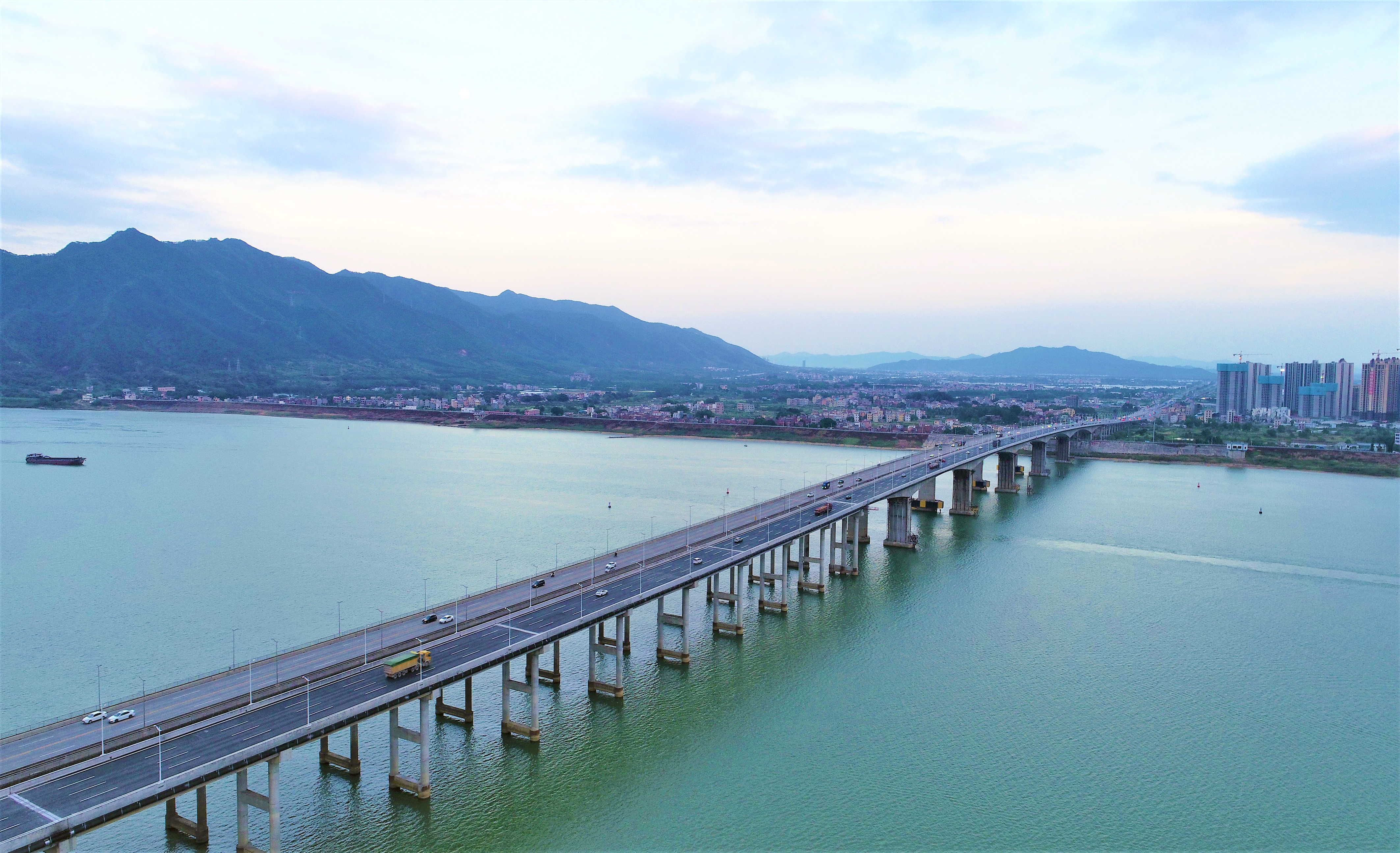 肇庆大桥扩建工程竣工通车