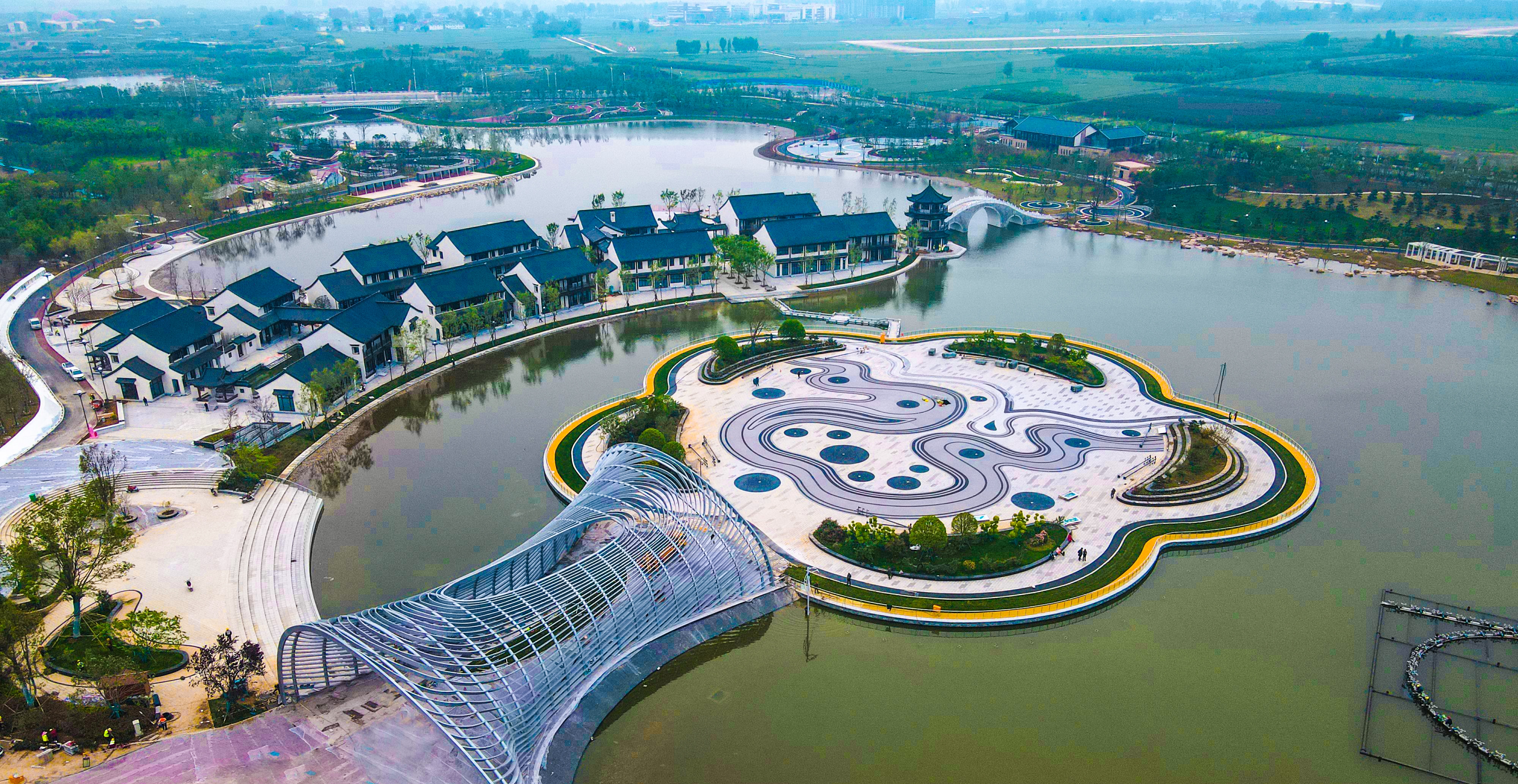 中建七局投资建设的南阳世界月季大观园西园正式开园