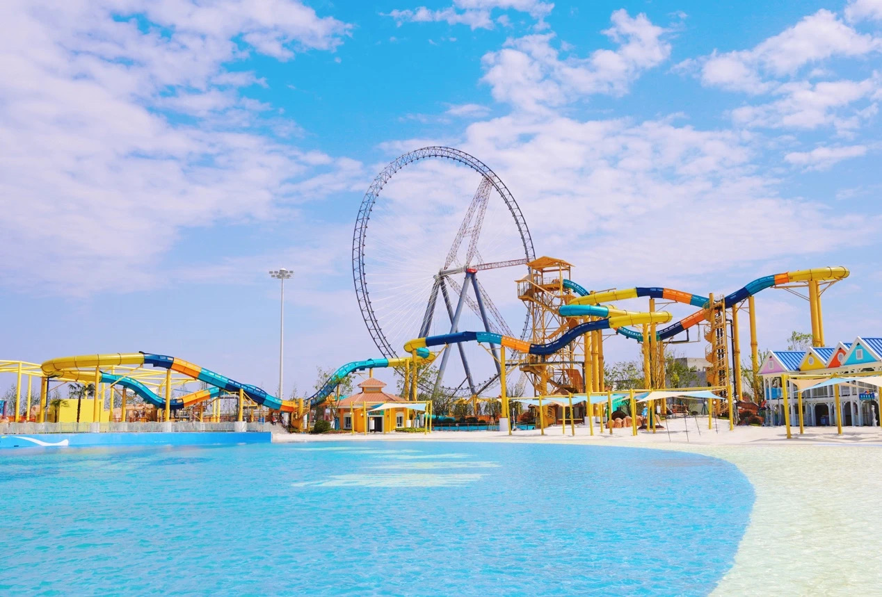 中建二局承建的浙江省最大文旅工程杭州湾融创文旅城水世界正式开园