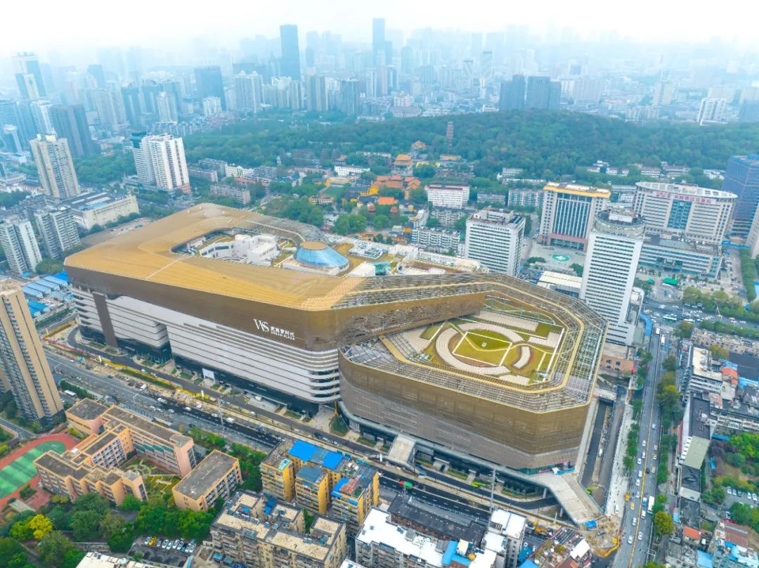 中建三局承建的武汉梦时代广场项目正式开业