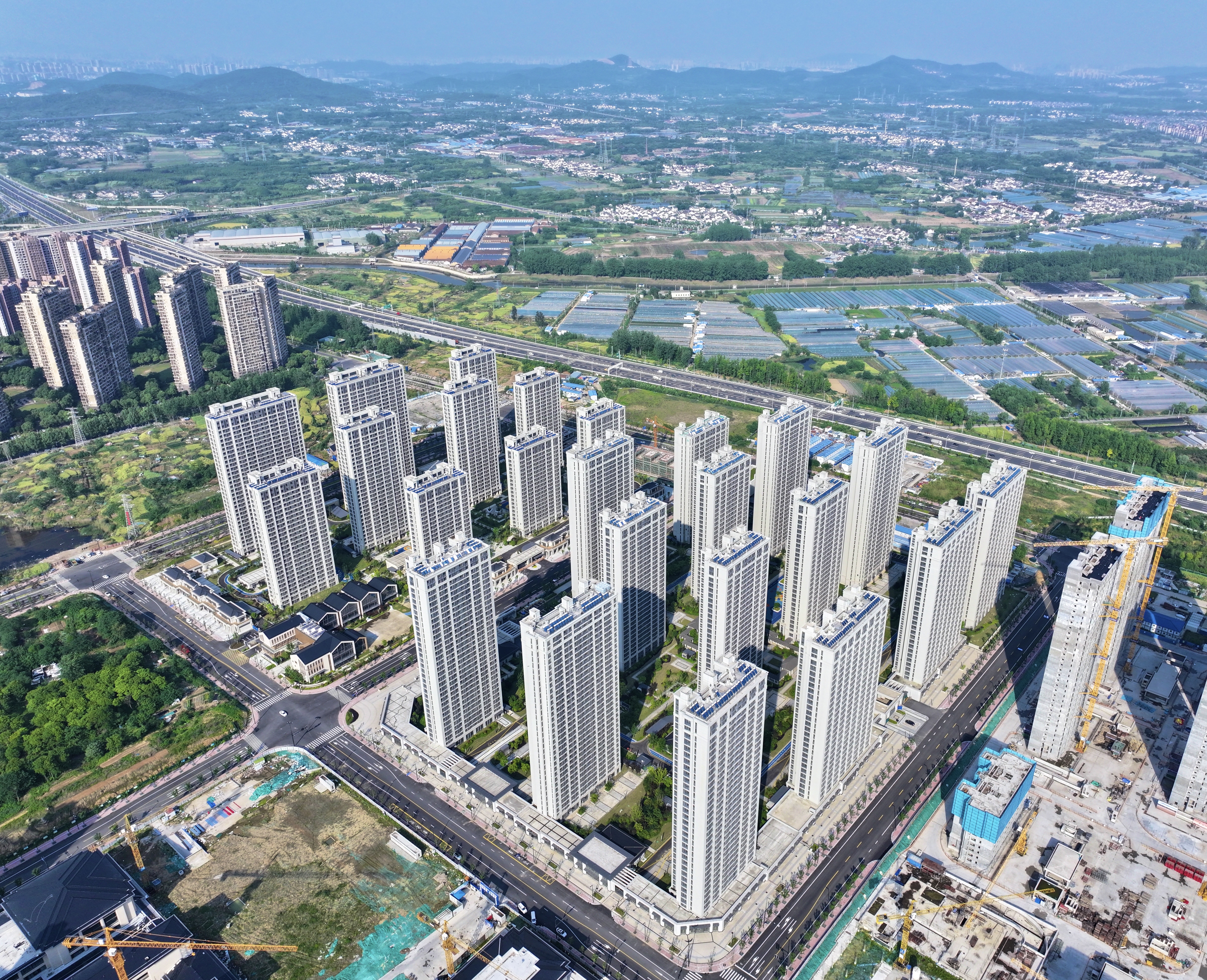 中建二局承建的南京安居绿洲保障房项目完成首批交付