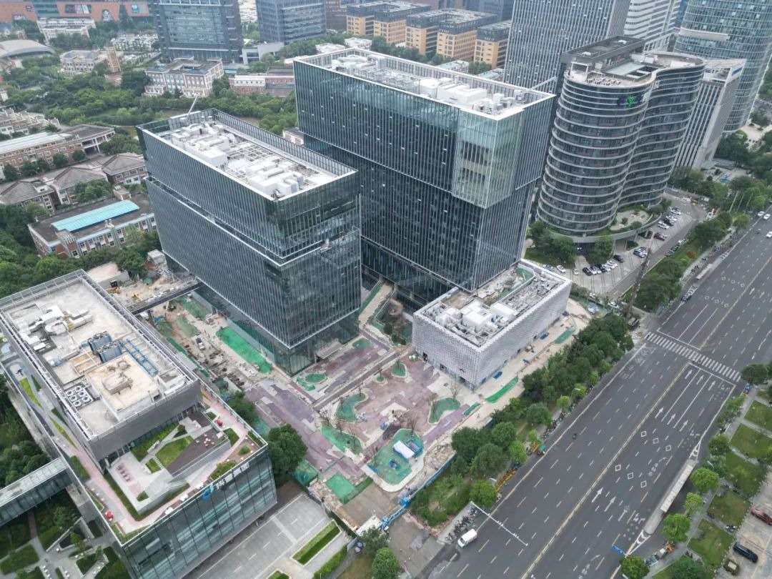 中建一局承建的成都字节跳动办公楼竣工