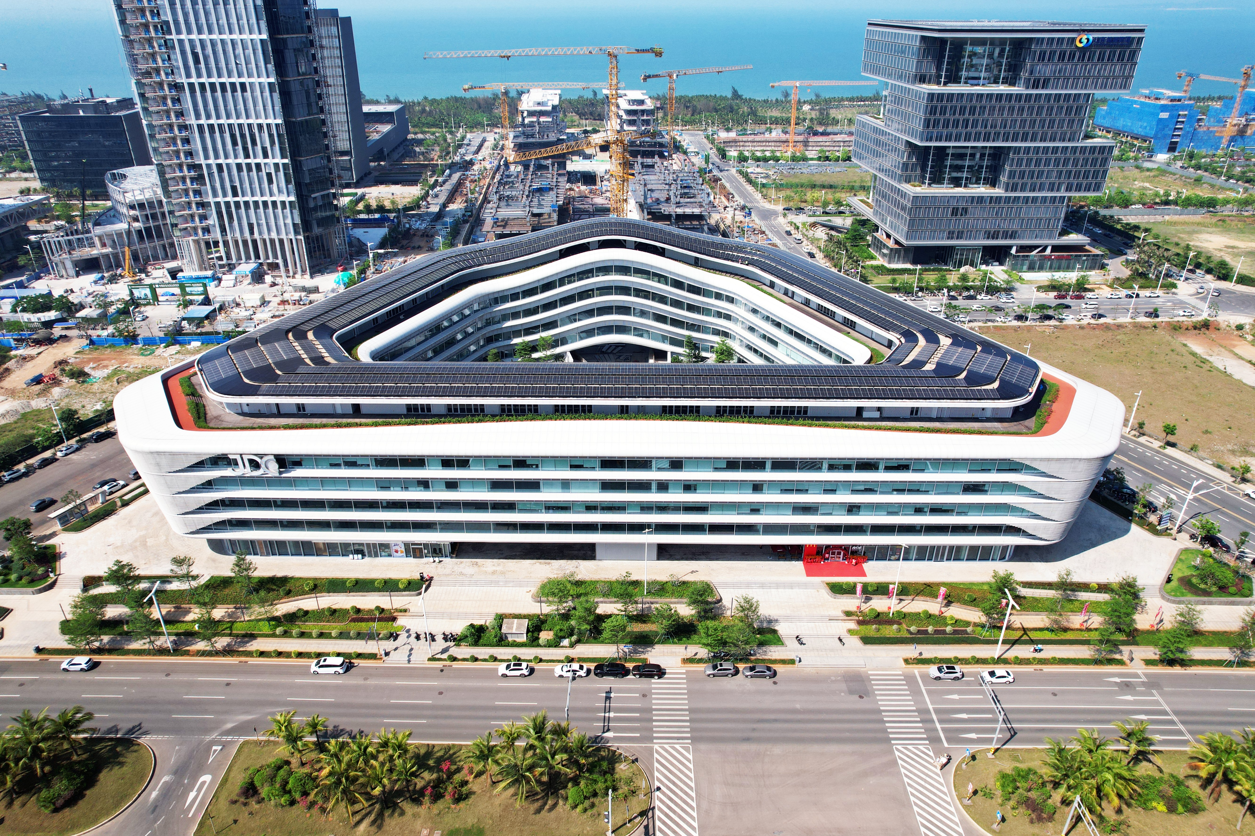 流云伴海驻江东——中建三局海口江东发展大厦项目建设纪实
