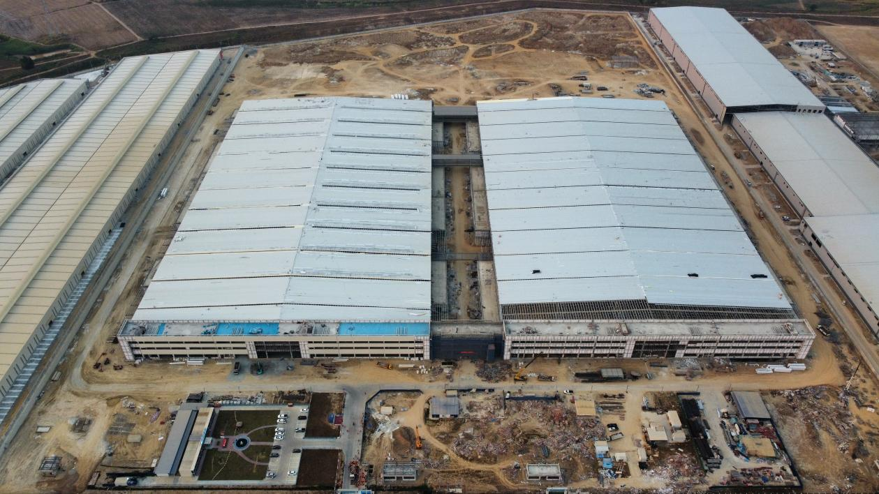 【中建安装投稿官网】中建安装承建的泰国海尔空调产业园项目全部单体封顶1.png