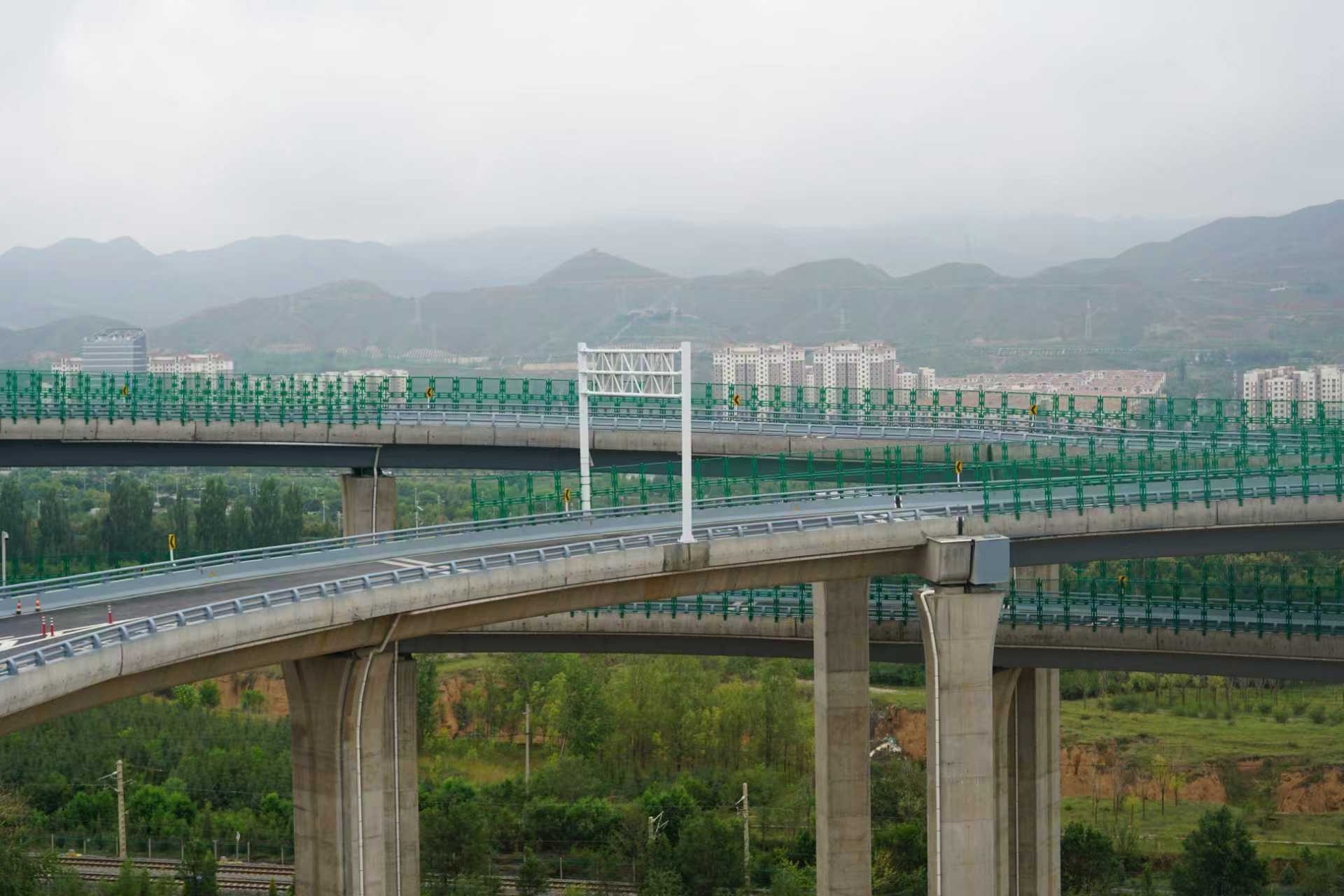 站前高架.jpg