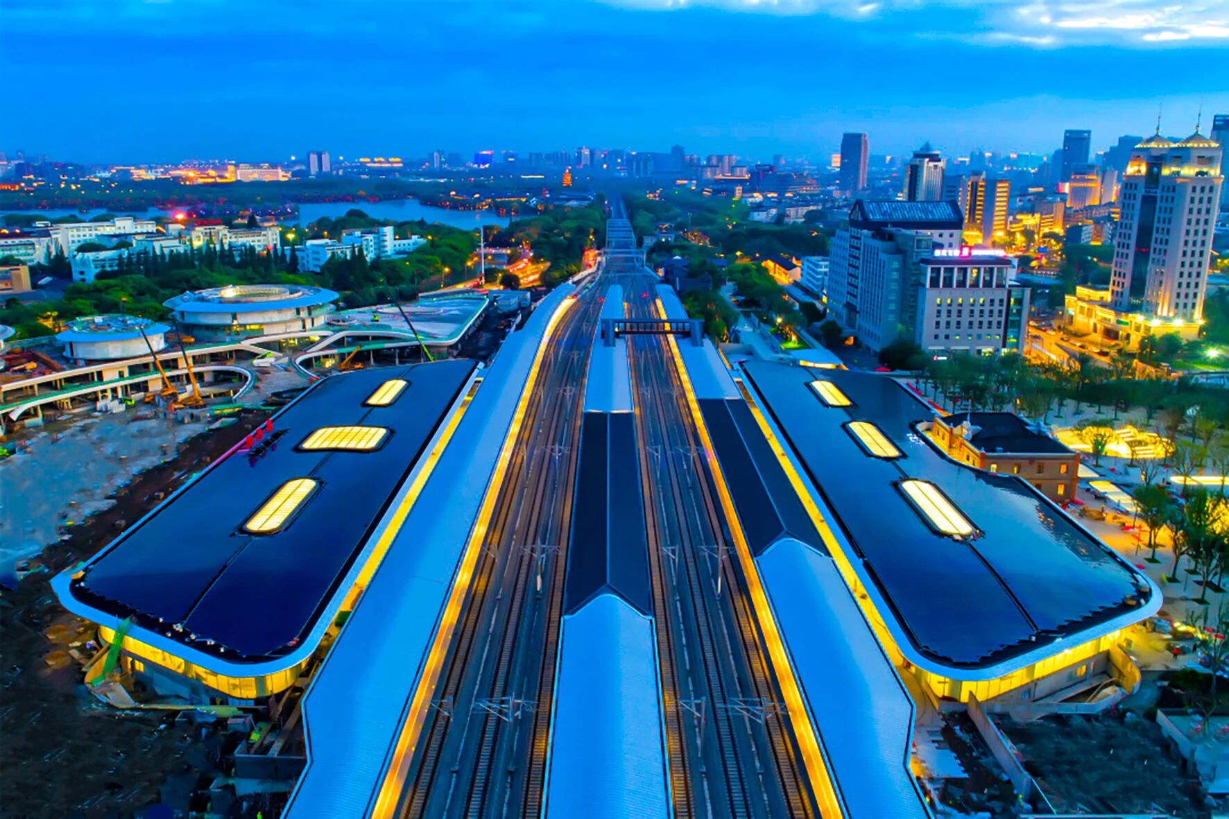 红色999.jpg 红色999.jpg