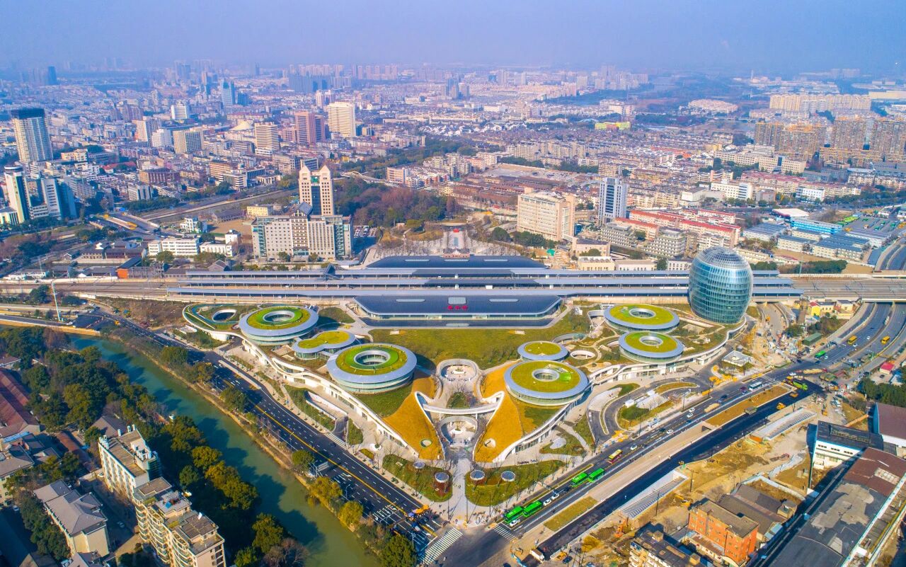 红色012.jpg 红色012.jpg