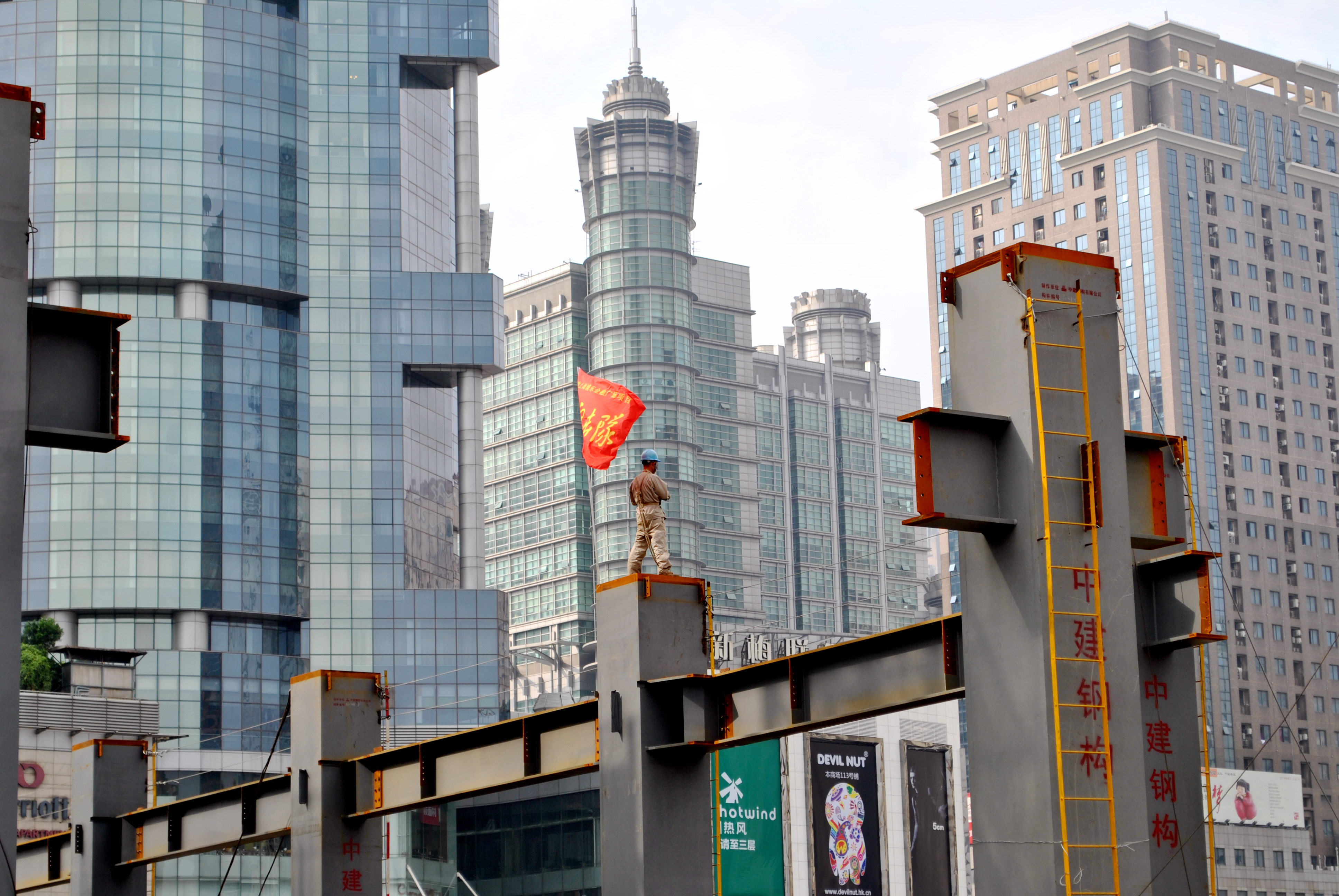 56《脊梁——上海滩上的青年突击队》中建钢构 郭向丽.jpg