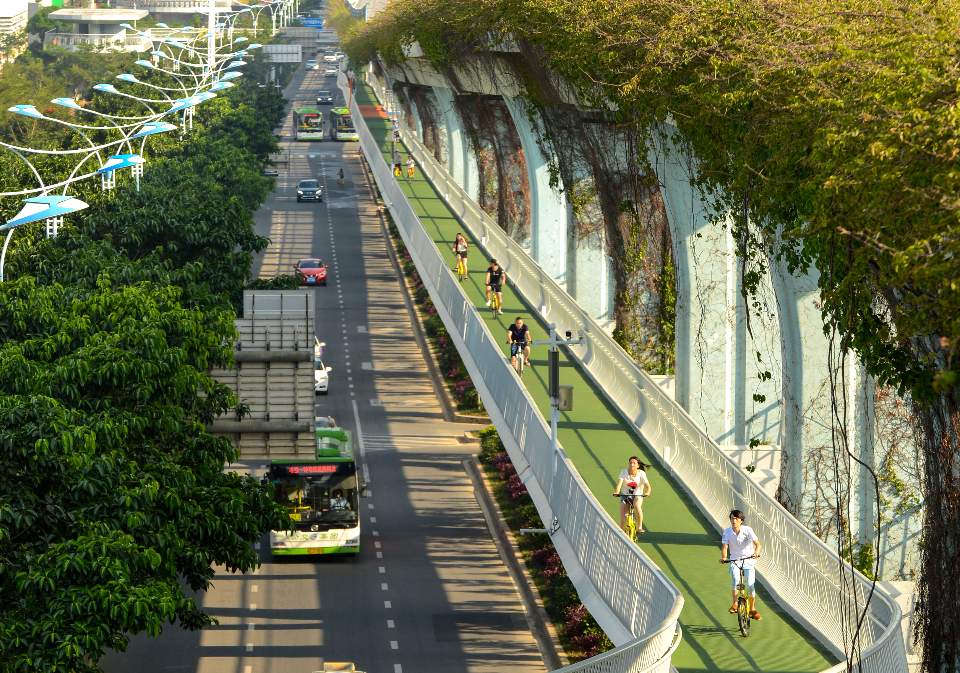 43《美丽的空中自行车道》中建钢构 陈嘉欣.jpg