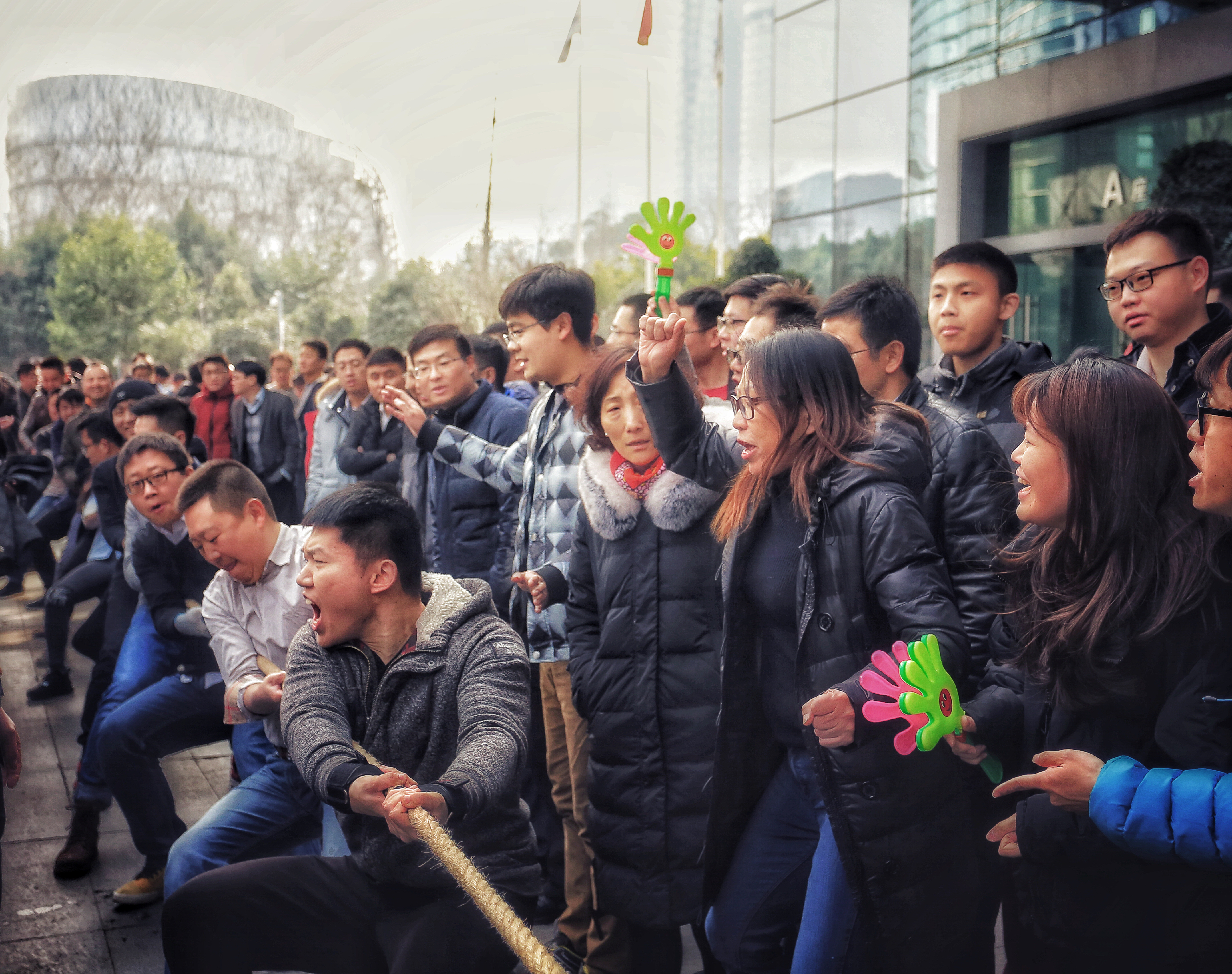 57《大力出奇迹——中建西南院拔河比赛，体现中建人团结写作，勇于拼搏的精神》 西南院 杨纵横.jpg