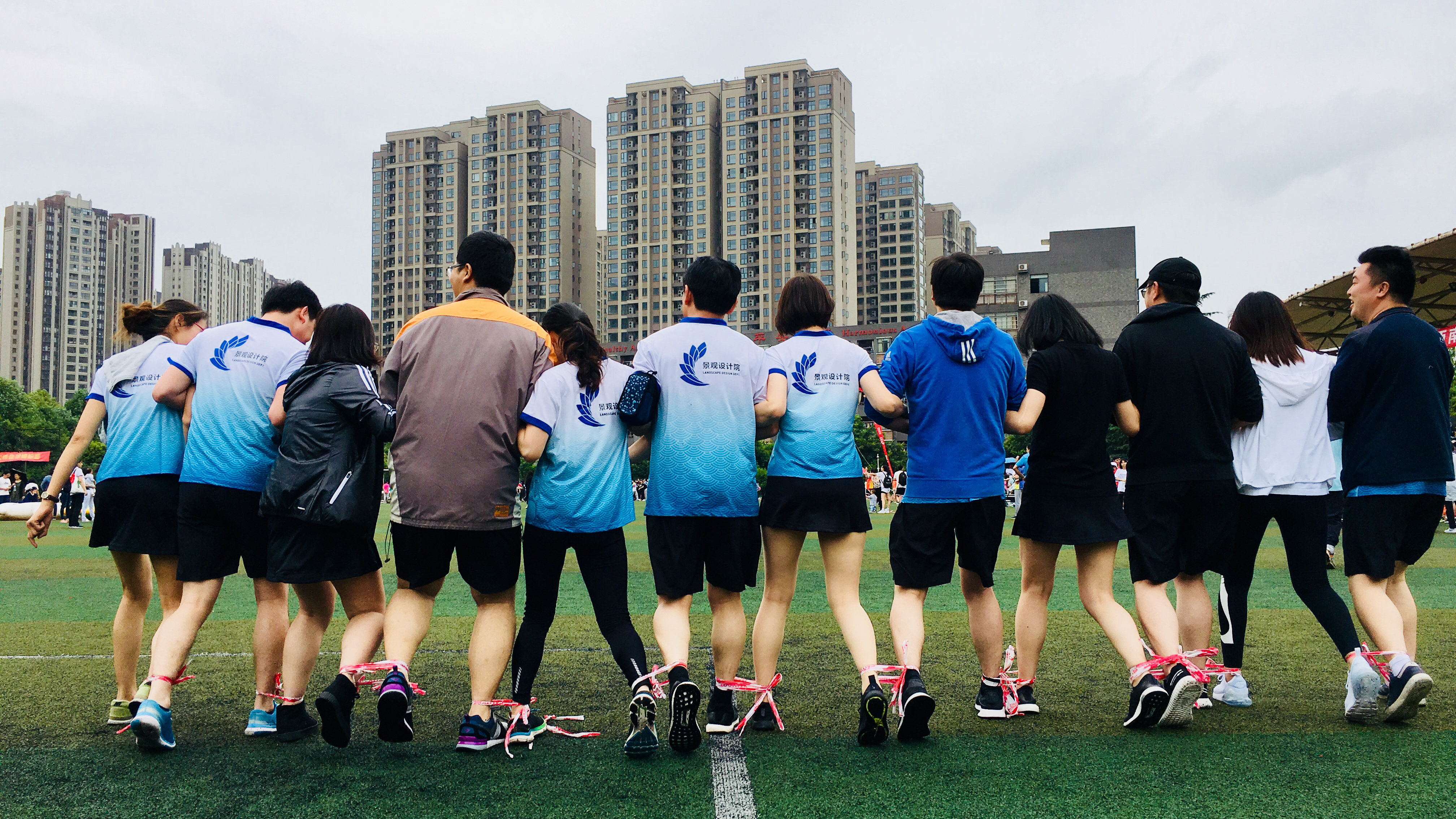 55《十人十一足》西南院 王军.jpg