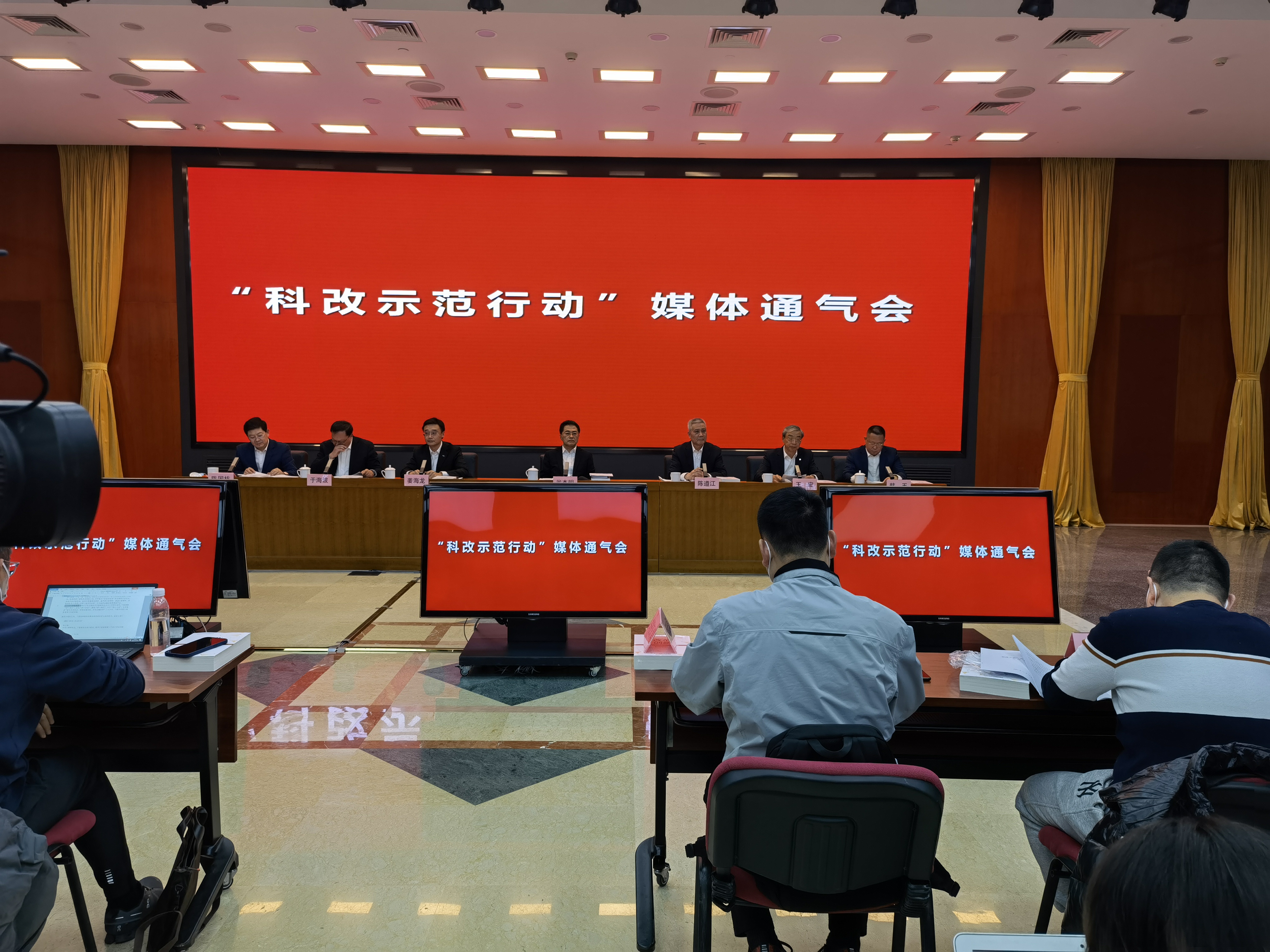 中建科工.jpg 中建科工.jpg